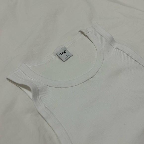 TNA Cropped Ribbed Muscle Tank - Picture 2 of 2
